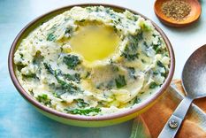 Colcannon o puré de patatas irlandés Una receta deliciosa para hacer en pocos pasos. Foto: Shutterstock