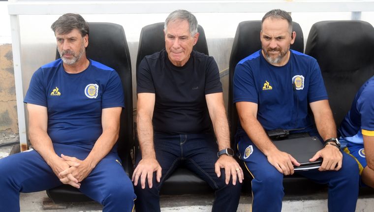 Holan palpitó el clásico ante Newells y le dejó un mensaje a sus futbolistas. Foto: ALF PONCE MERCADO / MDZ