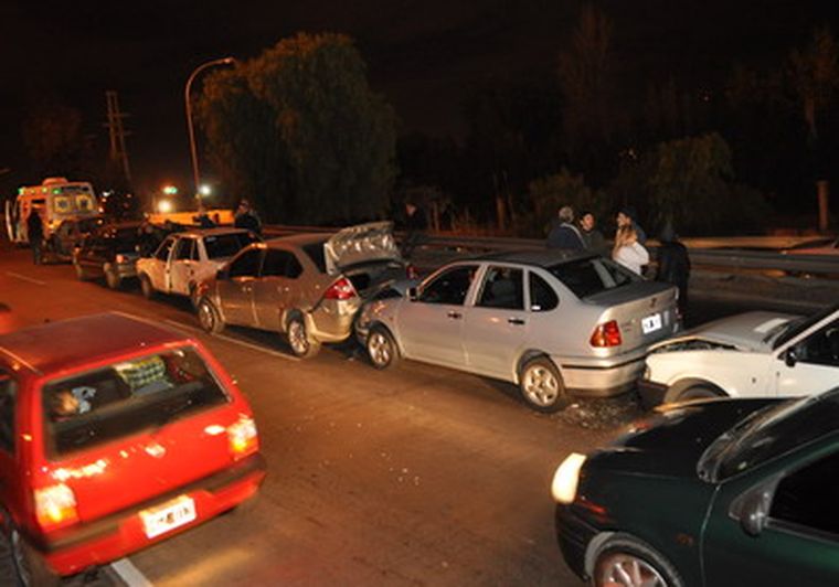 Seis autos protagonizaron el accidente múltiple. Foto: Pachy Reynoso / MDZ