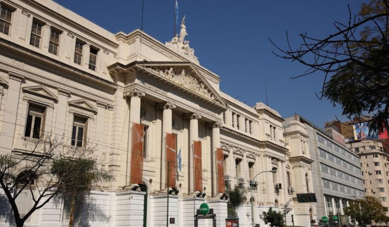 La Universidad Nacional de Buenos Aires es una de las 27 instituciones estatales de educación superior en Argentina en las que la Conadu Histórica tiene representación. El paro tiene un nivel de adhesión disímil según cada facultad.