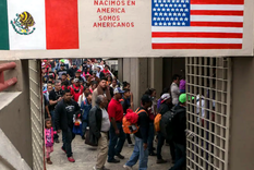 Los migrantes, muy preocupados por la situación. Foto: Efe.