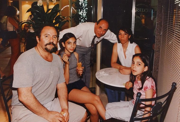 Duilio siempre ha estado cerca de la gente y conoce sus gustos y preferencias. Así analiza hoy su comportamiento frente a las heladerías. Duilio siempre ha estado cerca de la gente y conoce sus gustos y preferencias. Así analiza hoy su comportamiento frente a las heladerías.