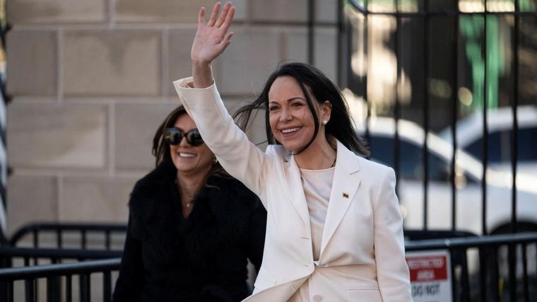 Machado en el exterior de la Casa Blanca.