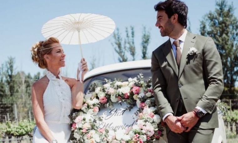 Nicole Neumann y Manu Urcera confirmaron un invitado muy especial a su fiesta de casamiento La modelo y el piloto ya se unieron por civil Foto: @nikitaneumannoficial