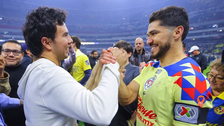 Checo Pérez, piloto mexicano de la Fórmula 1, apoya al América. Checo Pérez, piloto mexicano de la Fórmula 1, apoya al América.