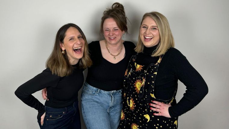 Natasha, Gemma y Helen dicen que son "inseparables" después de descubrir que son hermanas.