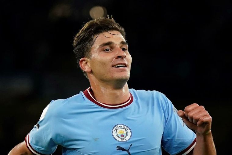 Julián Álvarez metió un gol en la paliza del City al Copenhague.