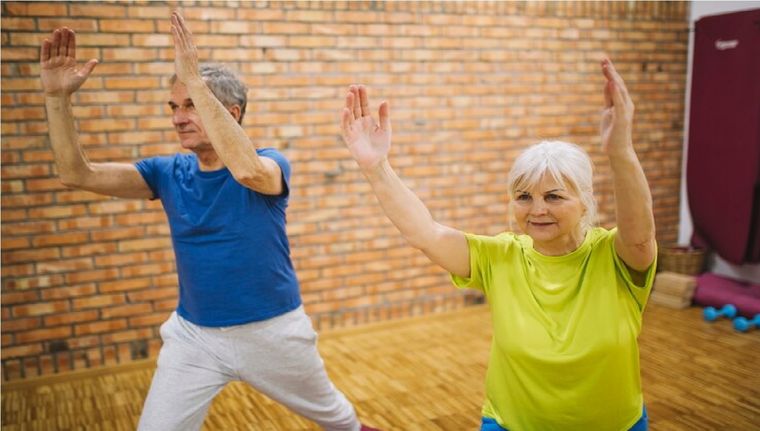 Gimnasia, caminatas y técnicas orientales: bienestar sin costo para afiliados. Foto: Freepik Gimnasia, caminatas y técnicas orientales: bienestar sin costo para afiliados. Foto: Freepik