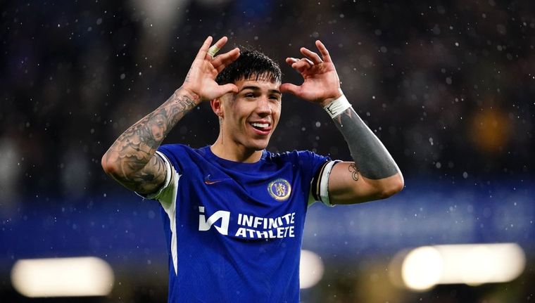 Enzo Fernández marcó dos goles en la victoria del Chelsea. Foto: EFE