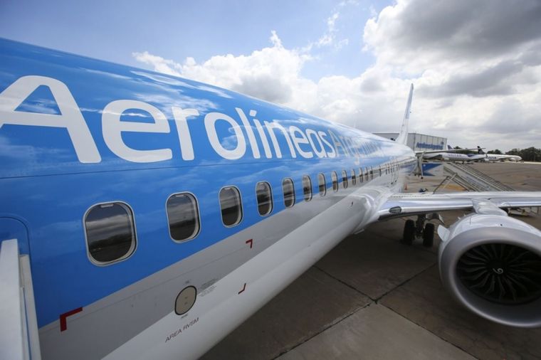 El hombre logró ocultar la enfermedad, pero se descompuso en el avión y finalmente falleció en nuestro país