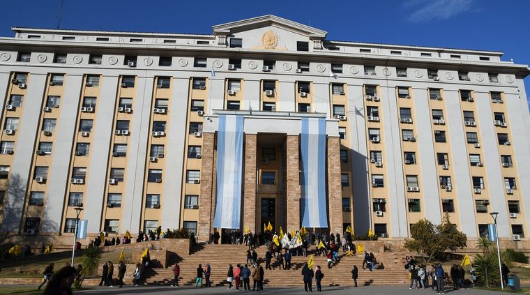 ampros marcha casa gobierno (5).JPG
