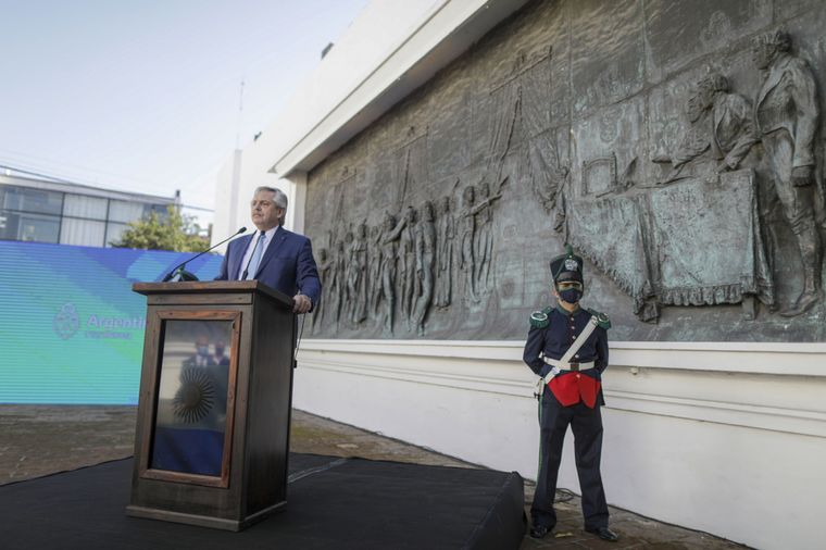 Alberto viajó a Tucumán junto a Fabiola. Foto: Télam