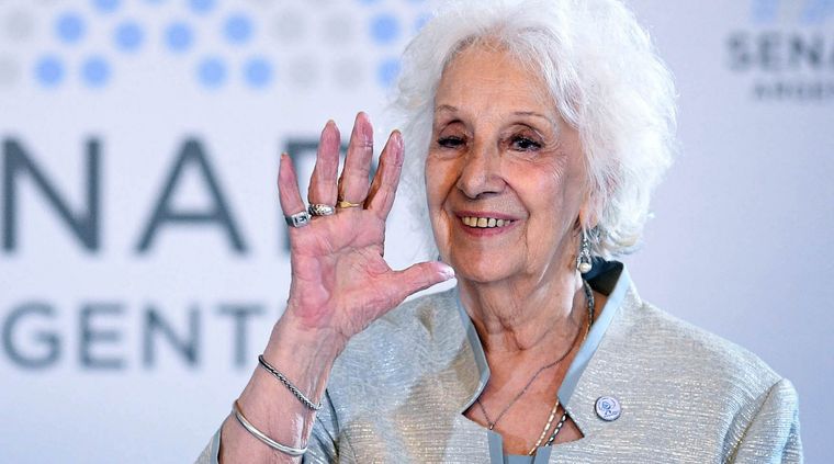 La CGT respaldó a la titular de Abuelas de Plaza de Mayo, Estela de Carlotto, tras las fuertes críticas de la candidata a vicepresidenta por la Libertad Avanza, Victoria Villarruel Foto: ALF PONCE MERCADO / MDZ
