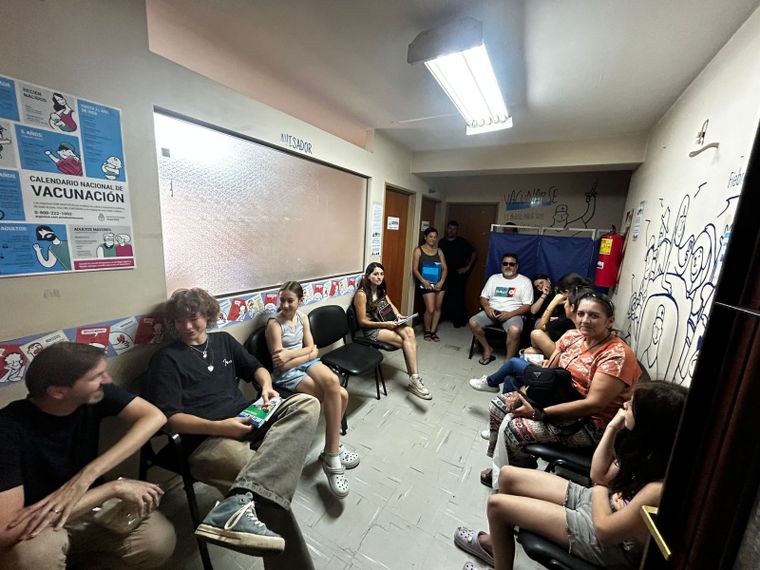 La principal medida preventiva contra la fiebre amarilla es la vacuna, que brinda protección a partir de los 10 días de aplicada y dura para toda la vida.