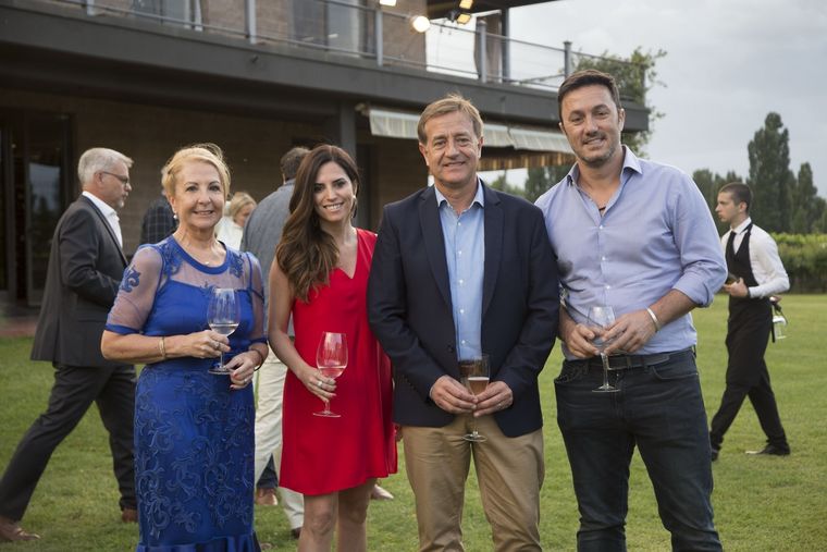 Susana Balbo, María José Correas, Rodolfo Suarez y Luis Petri.