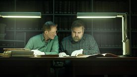 La miniserie sueca de Netflix parte de un doble crimen ocurrido en Linköping y sigue una investigación que se extiende durante años. La miniserie sueca de Netflix parte de un doble crimen ocurrido en Linköping y sigue una investigación que se extiende durante años.