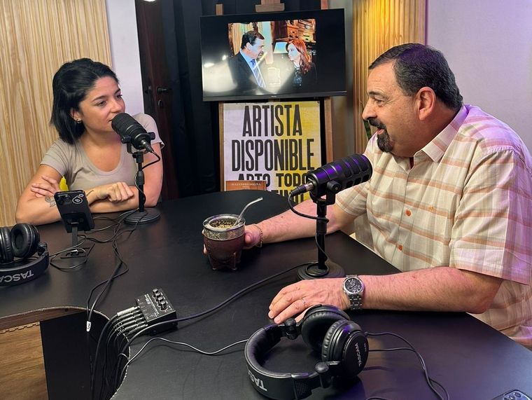 Sol Salinas entrevistó a Carlos Ciurca en su programa de streaming. Foto: Cortesía Canal Bardo