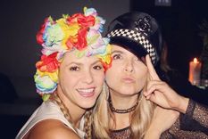 Foto: https://www.infobae.com/america/colombia/2022/11/17/ella-es-kathy-kopp-la-mejor-amiga-de-shakira-que-le-ha-servido-de-apoyo/