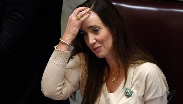 Victoria Villarruel estará en el estrado presidencial una vez que arranque la sesión. Victoria Villarruel estará en el estrado presidencial una vez que arranque la sesión.