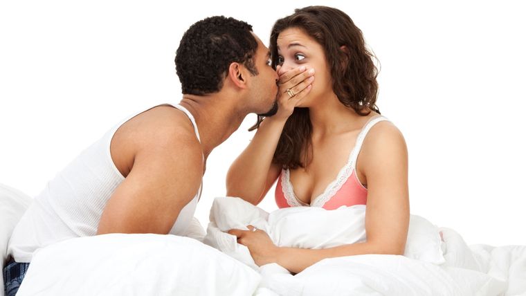 Se acabó la duda: ¿Por qué tu novio ya no te besa en la boca?
