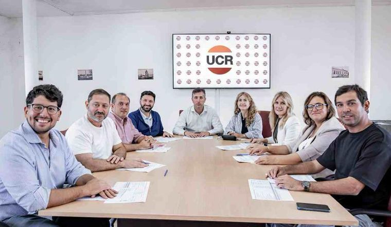 Legisladores provinciales y nacionales que responden al sector de Miguel Fernández con intendetes radicales de la Cuarta Sección electoral Legisladores provinciales y nacionales que responden al sector de Miguel Fernández con intendetes radicales de la Cuarta Sección electoral