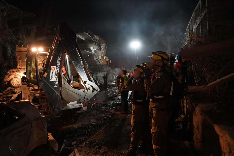 Un edificio colapsó tras los ataques en Tel Aviv
