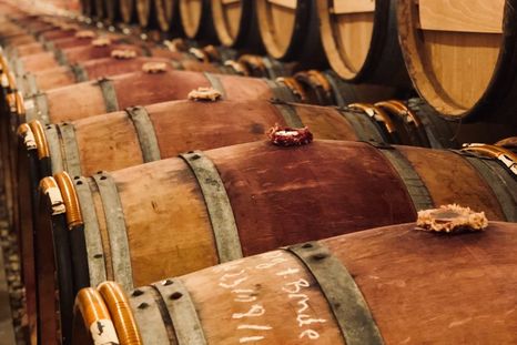 Un vino distinto añejado en barricas de ron: te contamos cómo es y cuánto vale