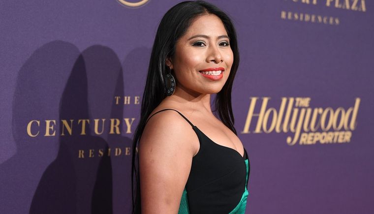 Yalitza Aparicio es un ínco de la moda. Foto: Vix -  https://static.vix.com/es/sites/default/files/y/yalitza-aparicio-the-hollywood-reporter-2019-09012013.jpg