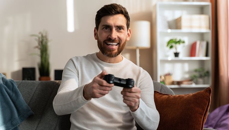 Los videojuegos generan efectos positivos como negativos dependiendo del tiempo que uno les dedique. Foto: Envato