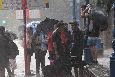 Comenzó la tormenta en distintos puntos de la provincia de Mendoza. Las imágenes del fenómeno que golpea fuerte en Mendoza.