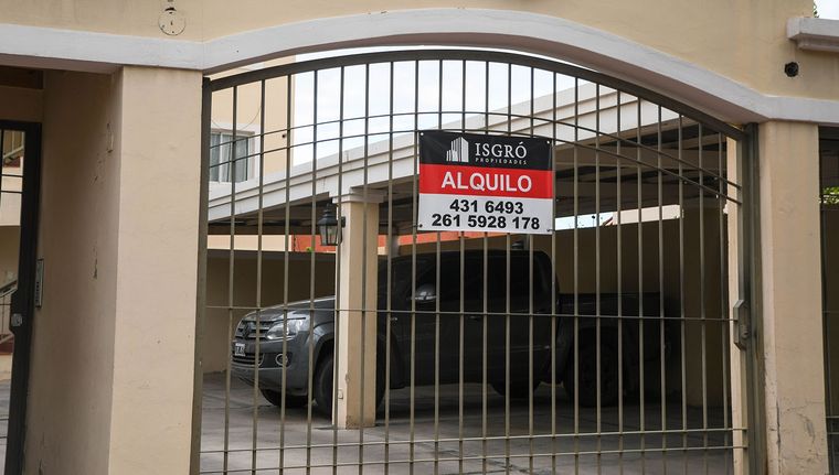 Alquileres: hay más demanda, pero los inquilinos deben destinar gran parte de sus ingresos a pagarlo Foto: Santiago Tagua/MDZ