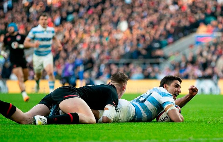 Santiago Carreras, el 10 de Los Pumas. Foto: IG @santi_carreras