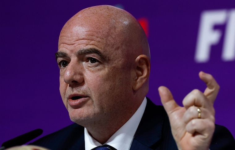 Infantino se mostró en contra de la tarjeta azul Foto: EFE