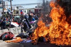 La manifestación, llamada No+migrantes, congregó a unas 5 mil personas que expresaron su rechazo a la ola migratoria que ha colmado algunos espacios públicos de Iquique. Foto: GETTY IMAGES