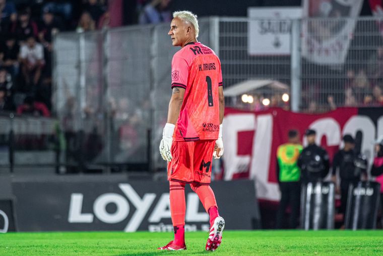 Keylor Navas le dedicó un último adiós de Newells.