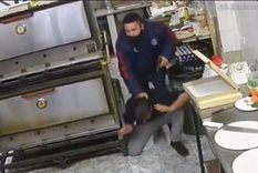 El violento asalto se registró en una pizzería de la localidad platense de Tolosa.