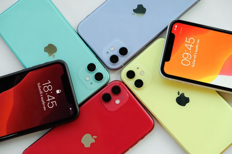 El diseño del iPhone se mantiene vigente, pero el software limita la duración de los equipos más viejos como el iPhone 11. El diseño del iPhone se mantiene vigente, pero el software limita la duración de los equipos más viejos como el iPhone 11.