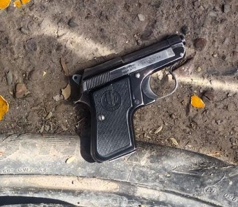 Un menor de 17 años fue acusado de balear una vivienda y de entregar el arma a su hermano de 15 Foto: Ministerio de Seguridad de Mendoza