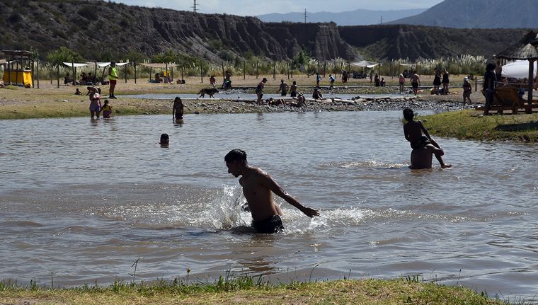 La Playita de Luján está en el río Mendoza. Foto: ALF PONCE MERCADO / MDZ
