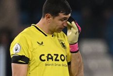 El Dibu Martínez pidió perdón tras la derrota del Aston Villa ante el Manchester City. Foto: @emi_martinez26