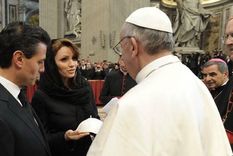 otro milagro de francisco: un presidente del pri en misa