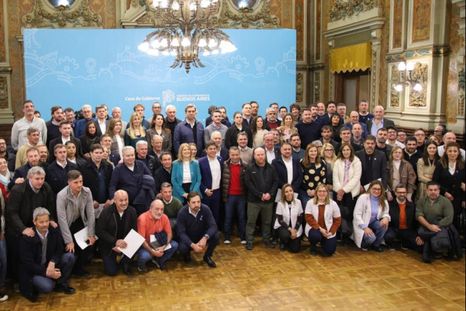 Kicillof hablo de la crisis en salud responsabilizando al gobierno nacional y se olvido de las deudas en salud de la provincia con los intendentes Kicillof hablo de la crisis en salud responsabilizando al gobierno nacional y se olvido de las deudas en salud de la provincia con los intendentes
