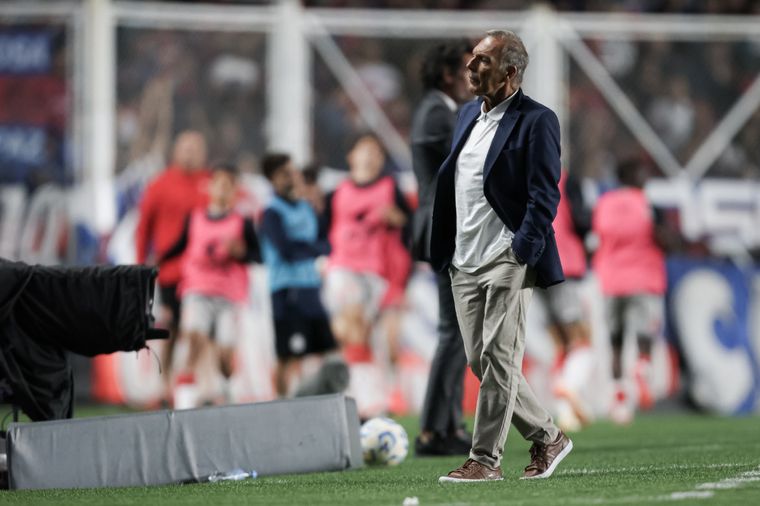 Russo perdió a una de sus principales figuras instantes antes del suelo ante Central. Foto: San Lorenzo