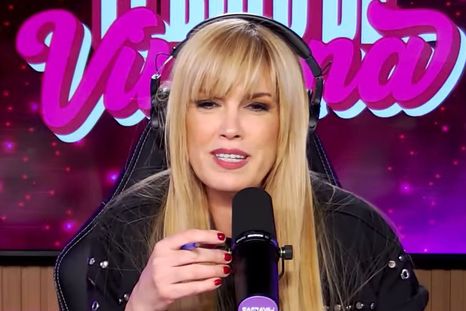 La comunicadora habló sin pelos en la lengua. Foto: captura de video YouTube/ Carnaval Stream. La comunicadora habló sin pelos en la lengua. Foto: captura de video YouTube/ Carnaval Stream.