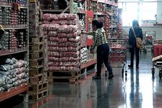 La apertura de importaciones en el marco de la caída del consumo, la inflación y la pérdida del poder de compra del salario ¿Cómo afecta a los mayoristas? Foto: Télam