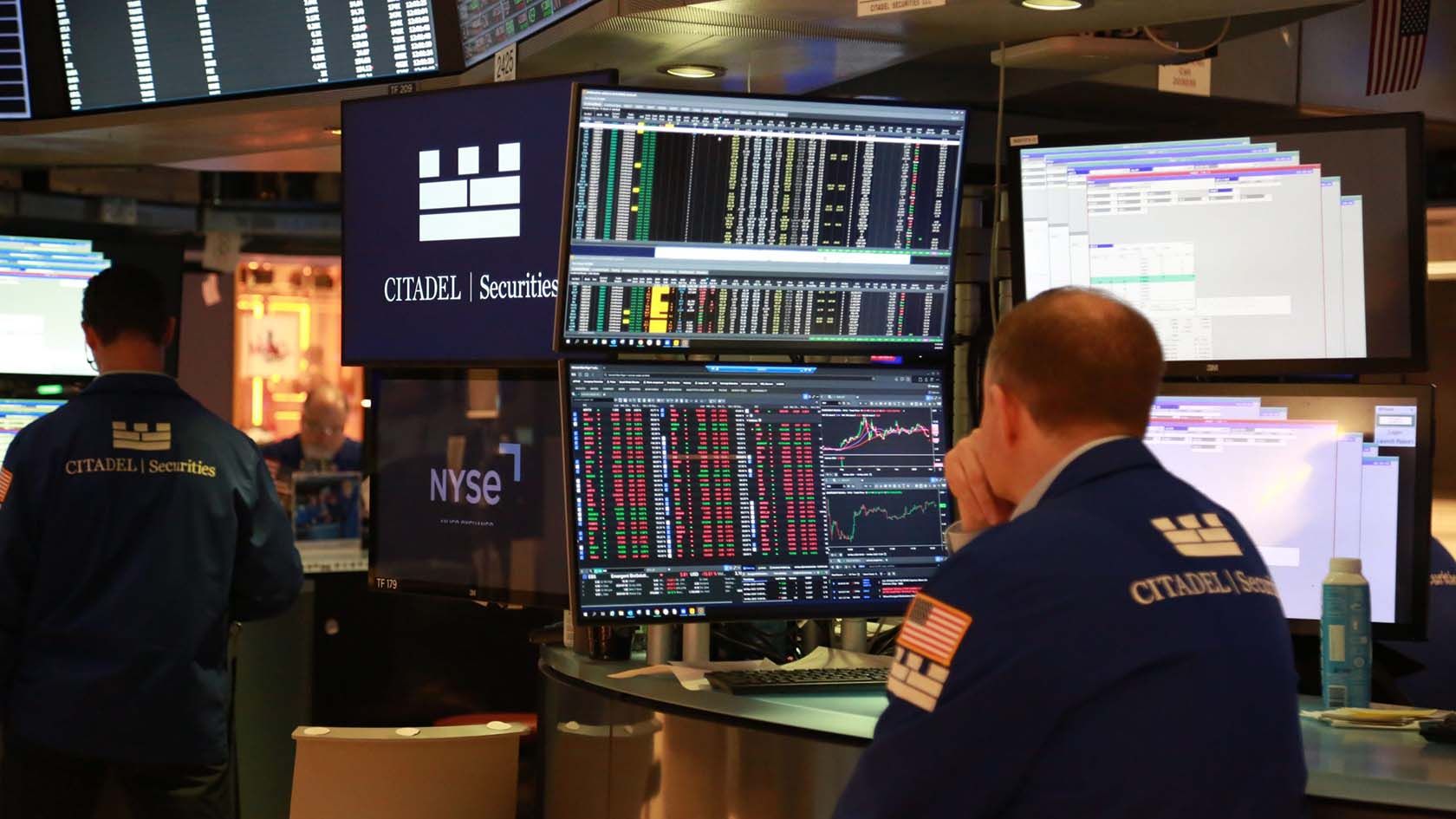 Wall Street: los activos operan en verde, pero el riesgo país se sostiene arriba de los 630 puntos