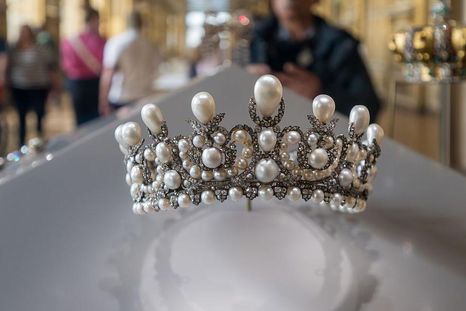 La corona de la emperatriz Eugenia, uno de las piezas que fue robada en el Museo del Louvre La corona de la emperatriz Eugenia, uno de las piezas que fue robada en el Museo del Louvre