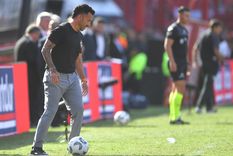 Tevez en la cancha de Independiente, ante Racing. Foto: Télam Tevez en la cancha de Independiente, ante Racing. Foto: Télam