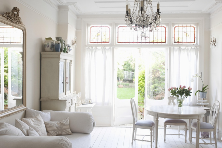 Decorar tu hogar con distintos tonos de blanco le otorgará más luminosidad a tus espacios. Foto: Pixabay - pixabay.com