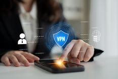 Una VPN en Android ayuda a ocultar la ubicación real del usuario mientras usa aplicaciones o el navegador. Una VPN en Android ayuda a ocultar la ubicación real del usuario mientras usa aplicaciones o el navegador.